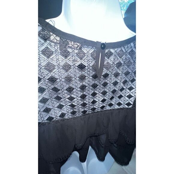 Beulah Ruffle Lace Crop Top with peals and rhinestone details - Picture 11 of 12